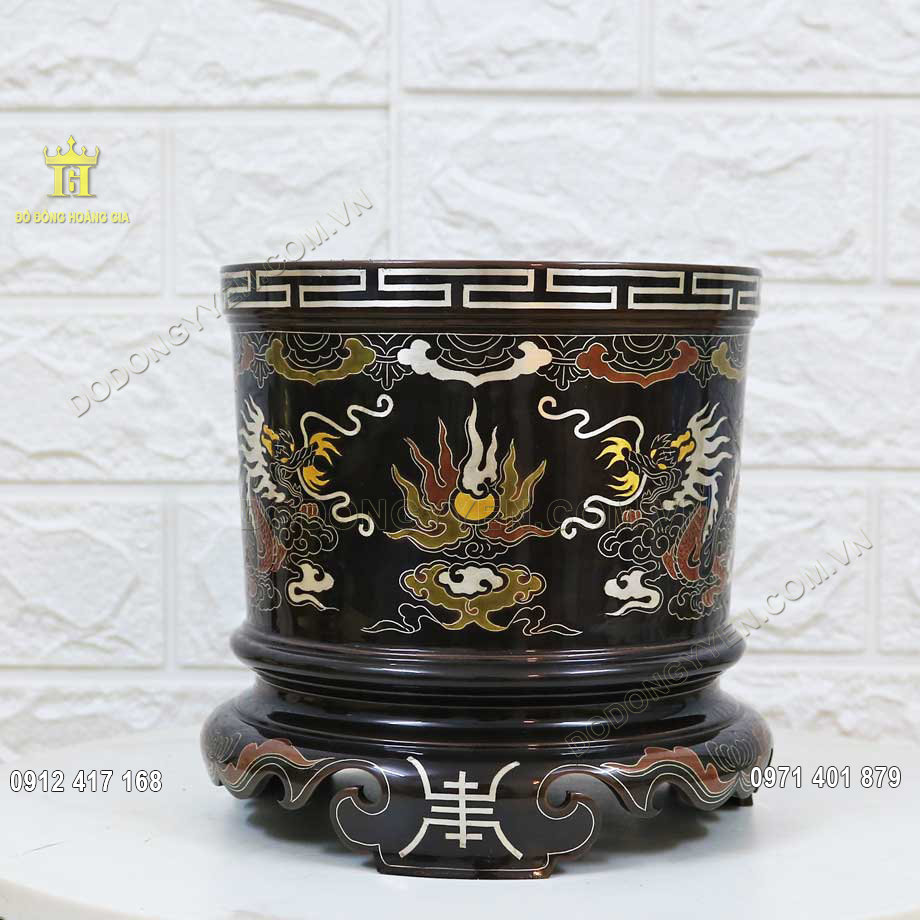 B&aacute;t hương khảm ngũ sắc được đ&uacute;c thủ c&ocirc;ng từ nguy&ecirc;n liệu đồng đỏ thanh khiết